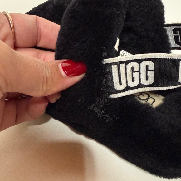 UGG “Oh Yeah” Slide Sandals in Black Sheepskin with an Elastic UGG Logo Strap - Picture 11 of 16